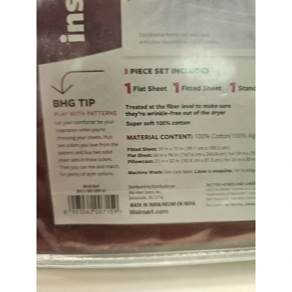 Better Homes and Garderns 300 Thread Count Twin Sheet Set Red Damask Stripe New‎